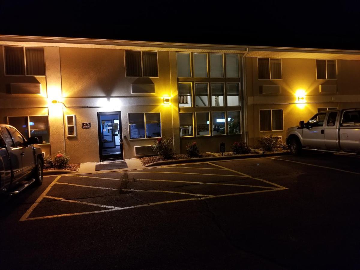 Bilmar Inn & Suites Dell Rapids Ngoại thất bức ảnh
