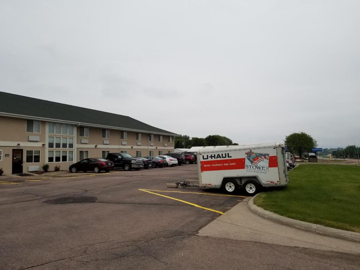 Bilmar Inn & Suites Dell Rapids Ngoại thất bức ảnh